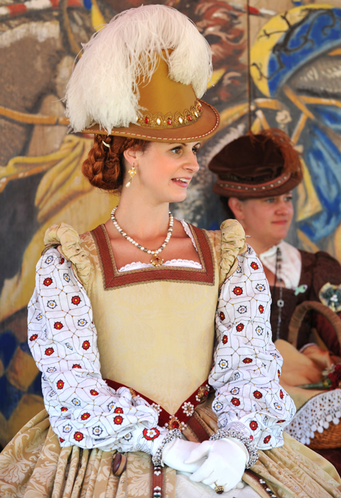 Queen 2.jpg