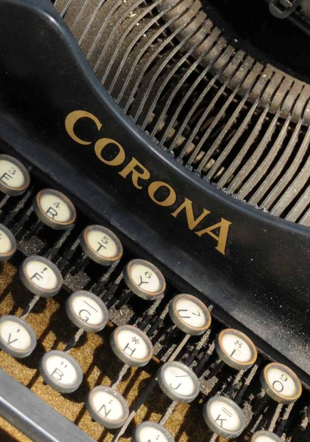 Typing Writter.jpg