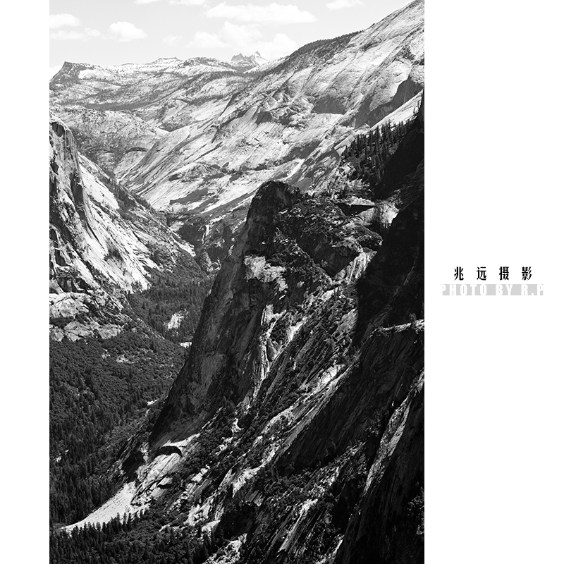 RXZ_9971-small-bw.jpg